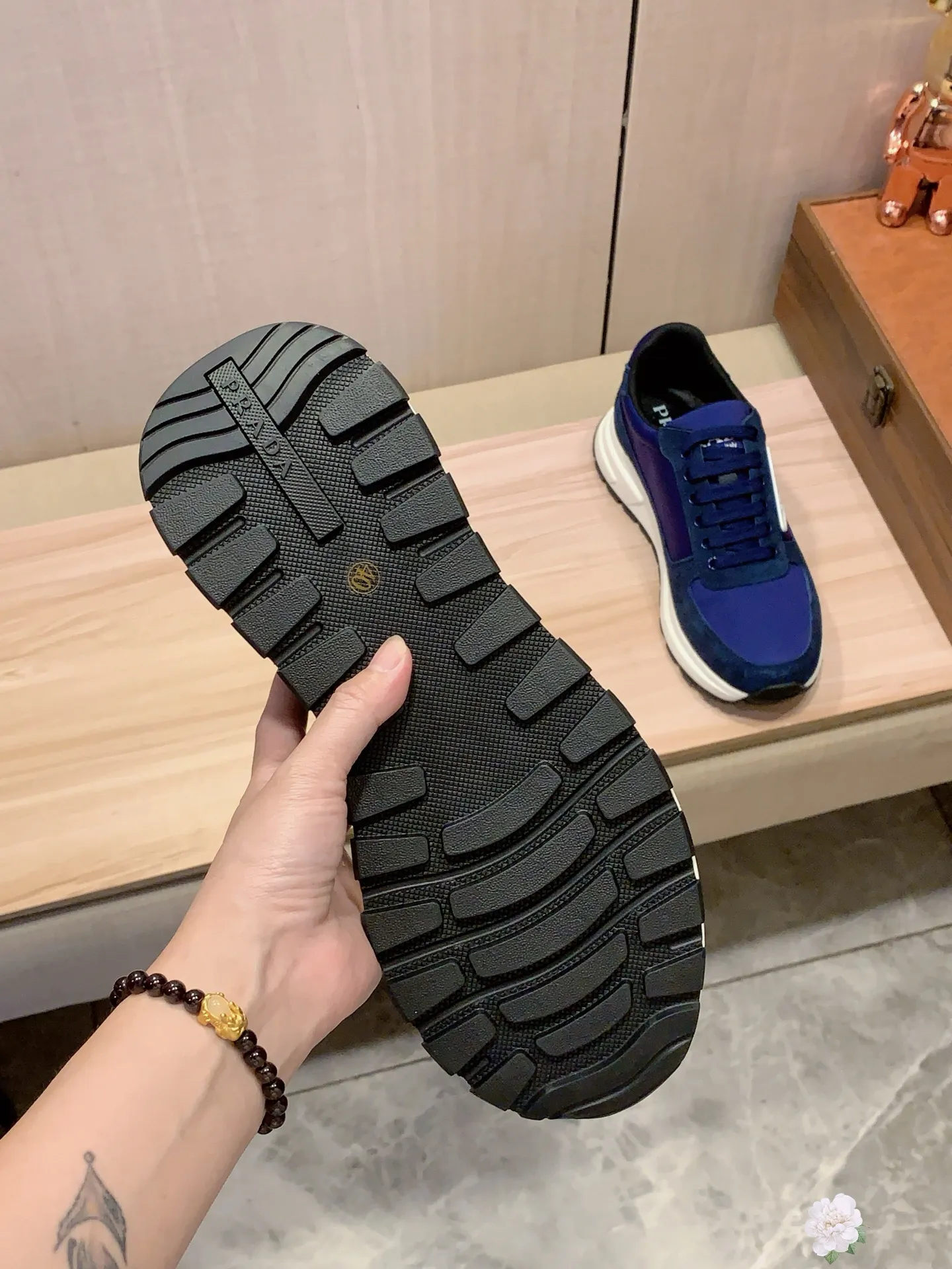 Men's Men's Shoes💰420💰💰🎩🎩[Lightning][Lightning] "PRADA*" The latest and most popular casual shoes, top brand [seduce] luxury~purchase, top~quality. [Strong] The upper is made of imported breathable cowhide with material ➕ breathable sheepskin feet (•) and fine workmanship. The original stylish and stylish soft rubber wear-resistant and non-slip outsole is light and comfortable on the feet. The real thing looks better when photographed. 085: code: 38-44, 3️⃣ colors selected